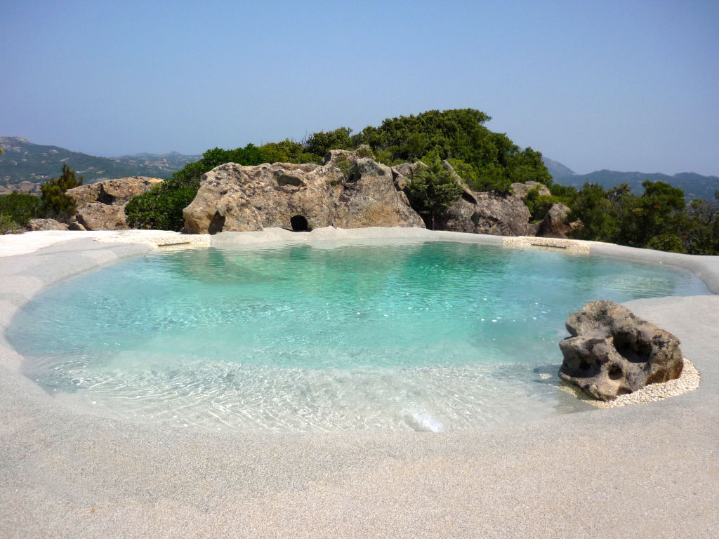 Confronto tra pietra naturale e vetroresina